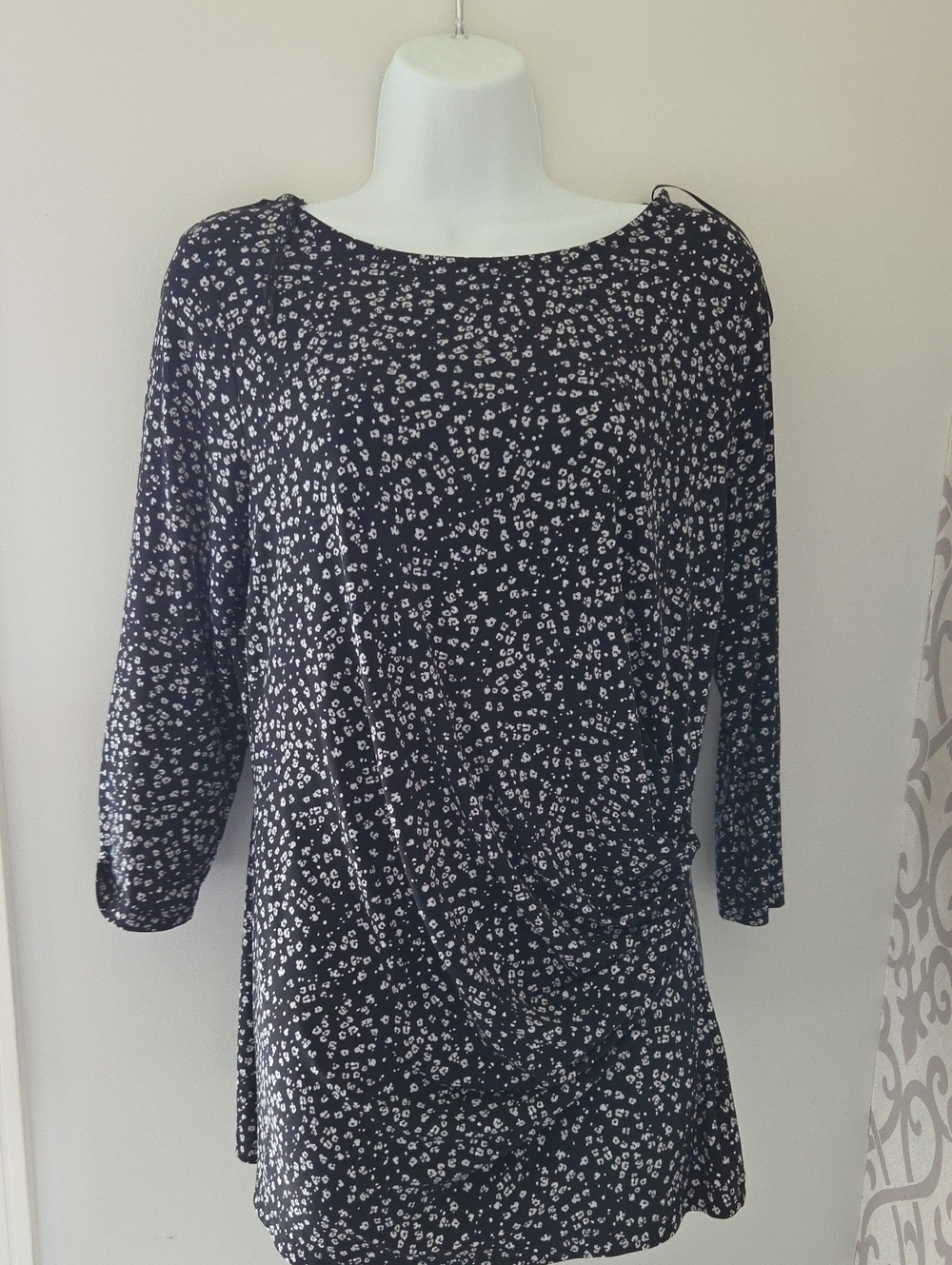 Black and White Floral Print Women's Top